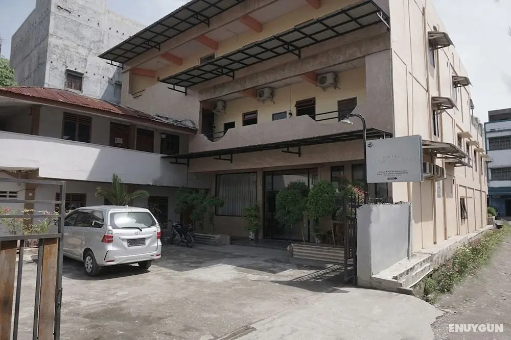 SPOT ON 2200 Hotel Gunung Sari - Dış Mekan