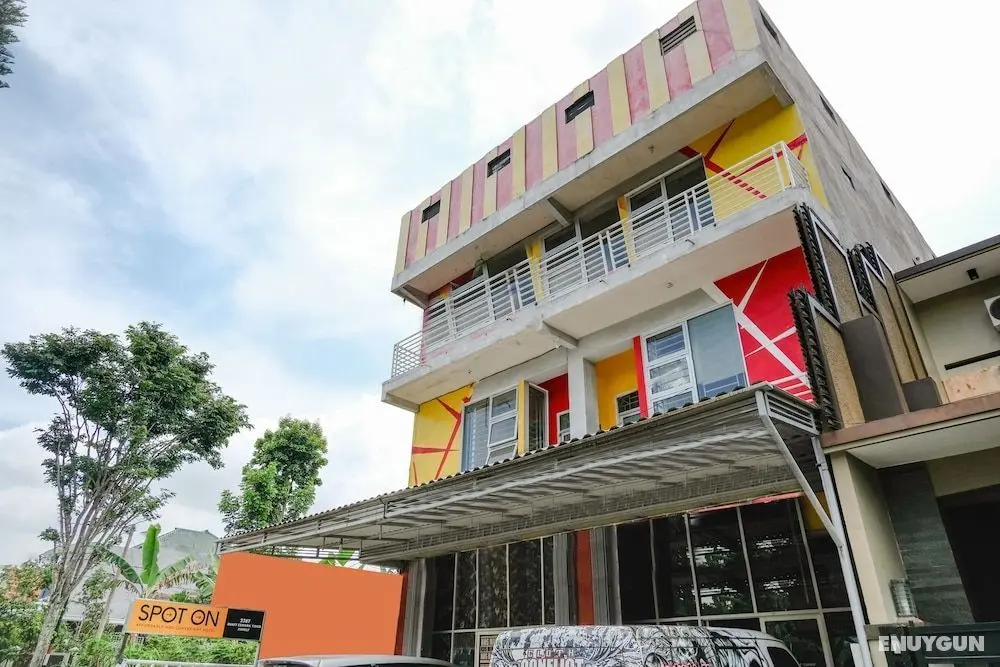 SPOT ON 2387 Bukit Cemara Tidar Family - Öne Çıkan Resim