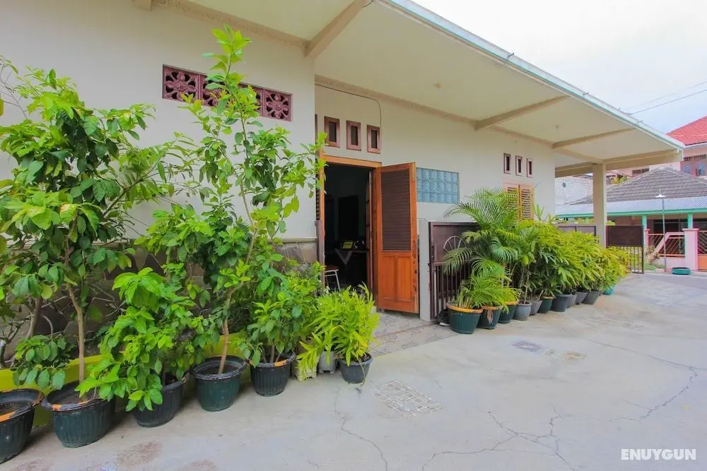 SPOT ON 2490 Griya Kencana Homestay - İç Mekan