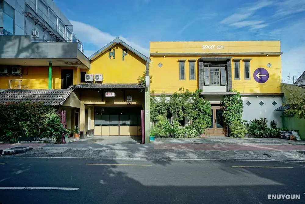 SPOT ON 2857 Hotel Pelangi - Dış Mekan