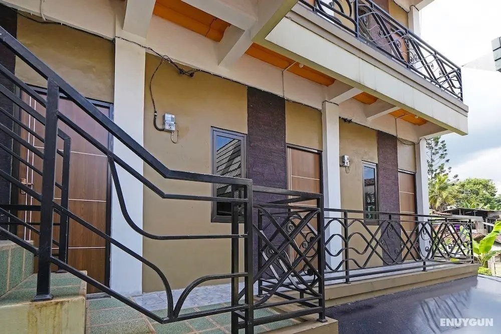 SPOT ON 91993 Pondok Hs Padalarang Syari - Dış Mekan