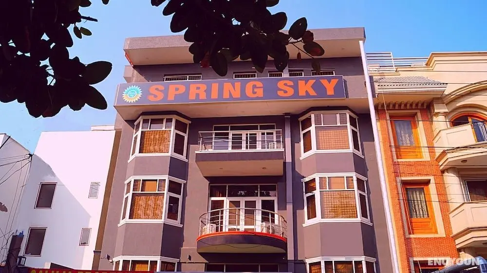 Spring Sky Gurgaon by ShriGo Hotels - Öne Çıkan Resim