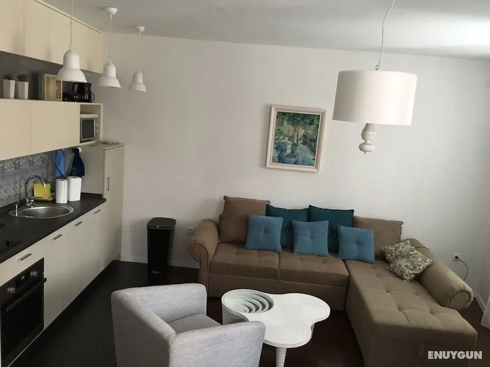 Square 44 Apartment - Öne Çıkan Resim
