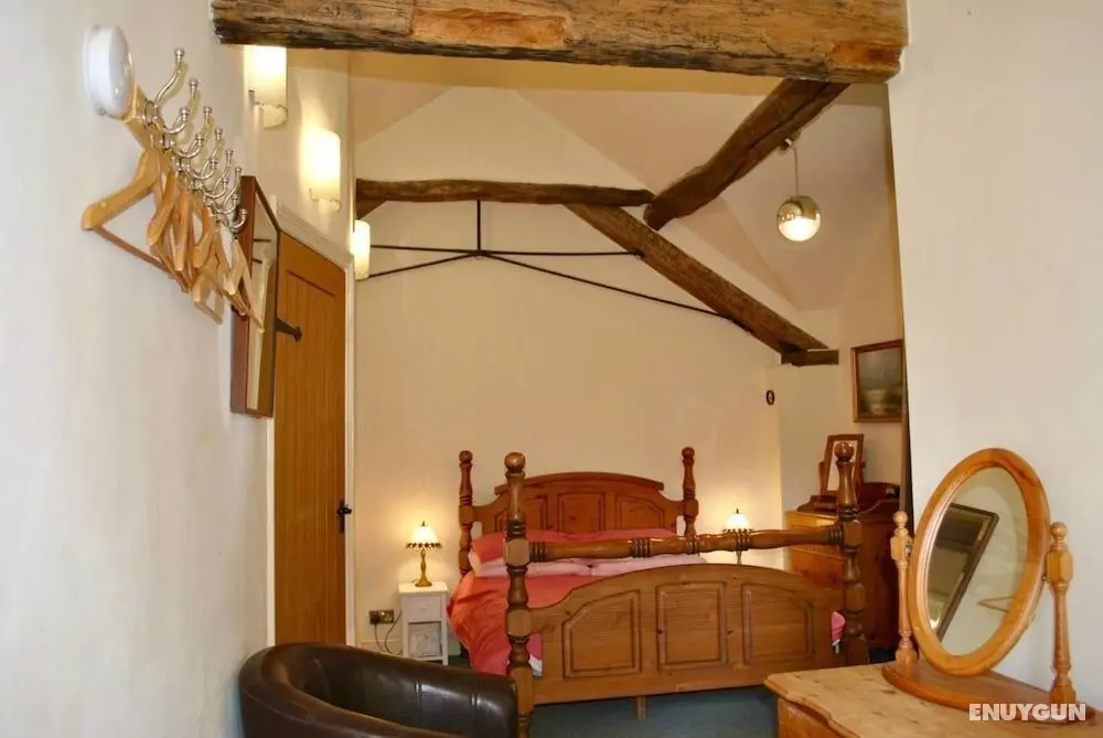 Squirrel Barn. Hi-spec. Hot tub & Wifi. Sleeps 14 - Oda