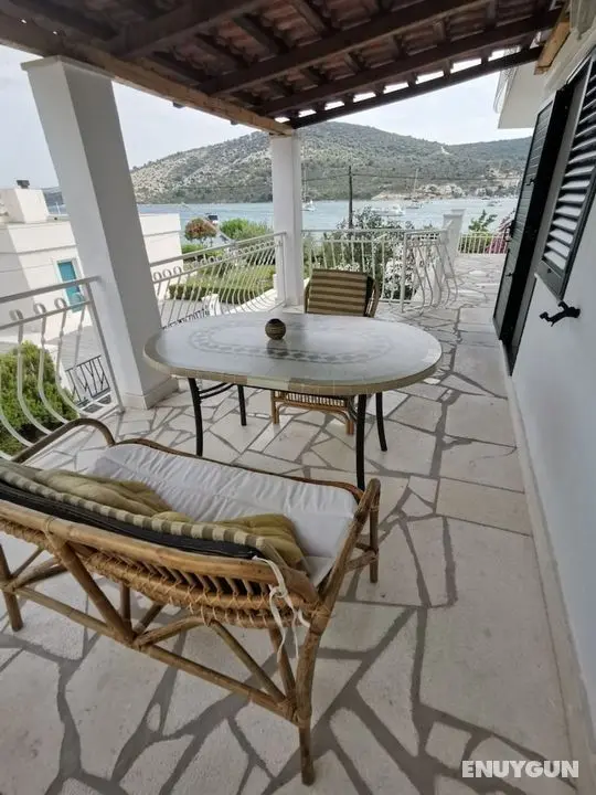 Srđan - 10 m From the Beach - A2 - Öne Çıkan Resim