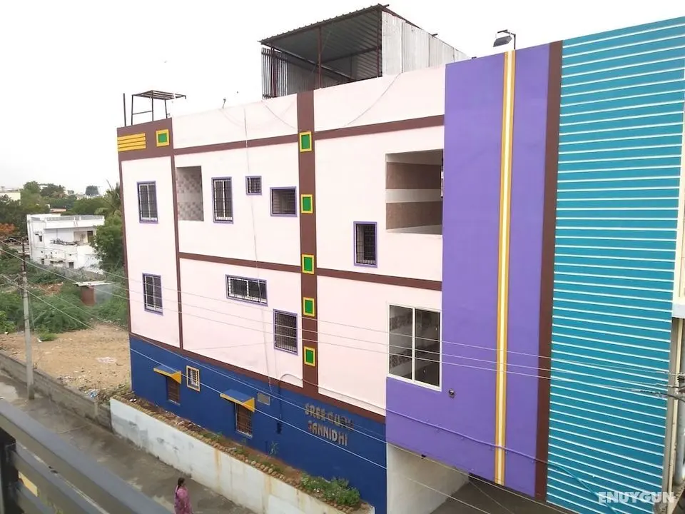 Sree Guru Sannidhi A Budget Luxury Lodge - Dış Mekan
