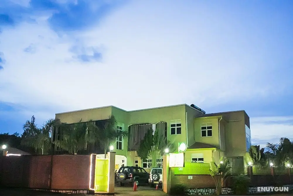 St Augustine Apartment & Hotel - Dış Mekan