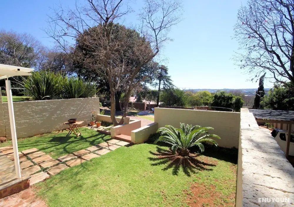 Stay 2 Live Groenkloof - Öne Çıkan Resim