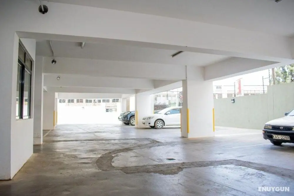 Stay.Plus Kilimani Fancy Apartment - Otopark