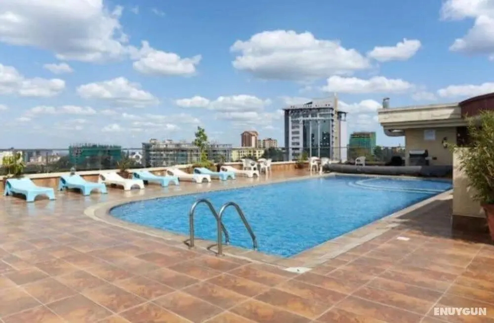 Stay.Plus Skyline Executive Apartment - Havuz