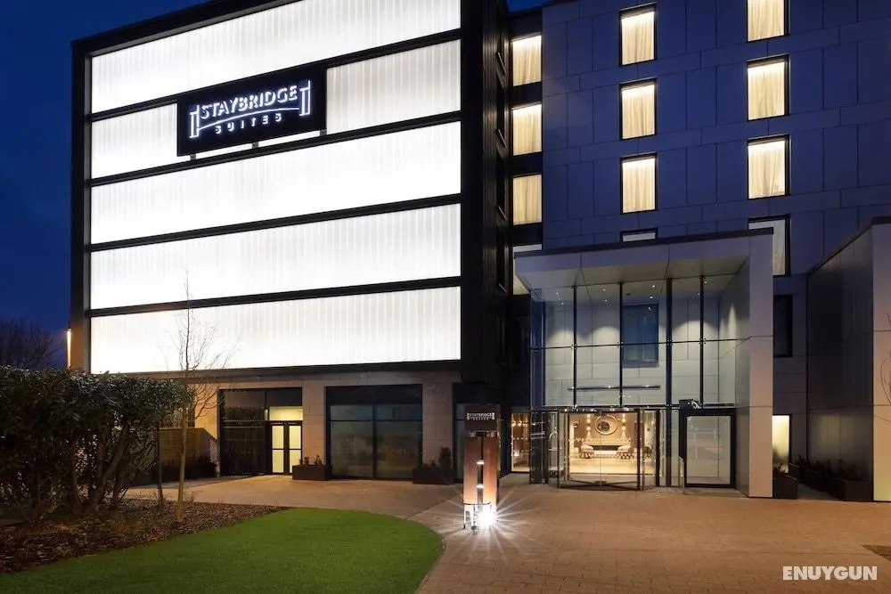 Staybridge Suites London Heathrow - Bath Road, an IHG Hotel - Öne Çıkan Resim