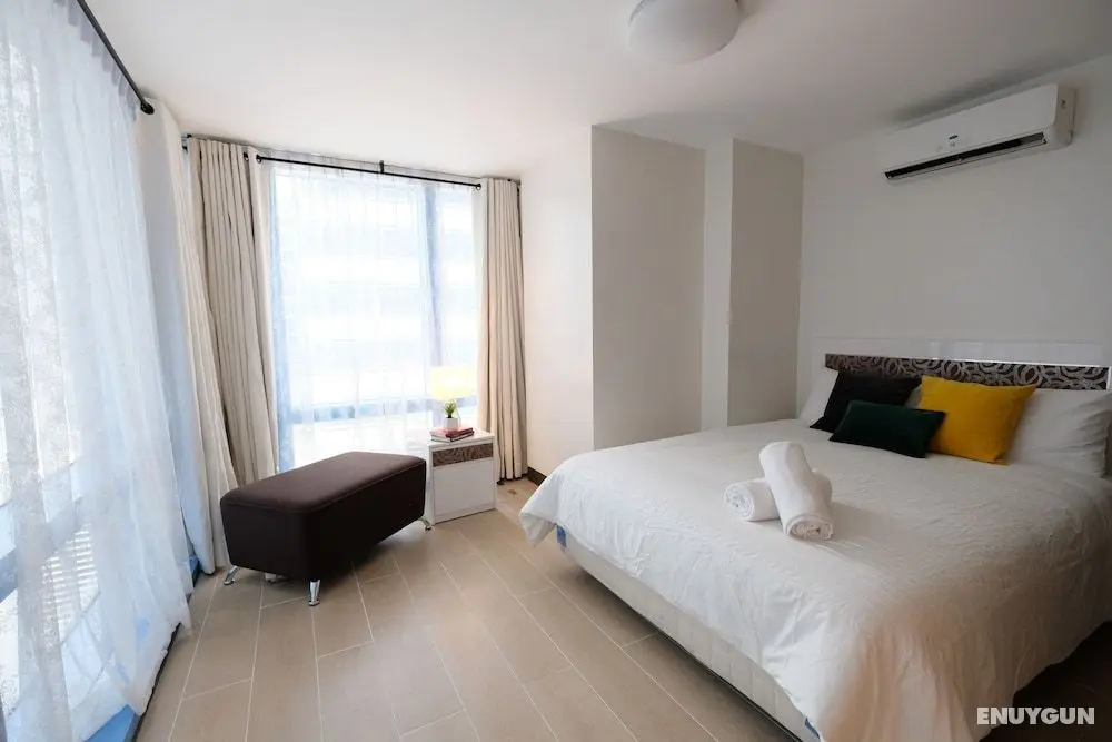 StayHome Asia at Two Central - Öne Çıkan Resim