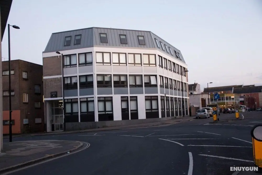 Stayzo Stylish Accommodation in Southampton 10 - Oda