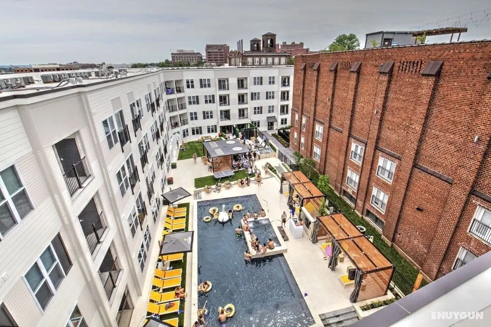 Steelyard Apartment - Havuz