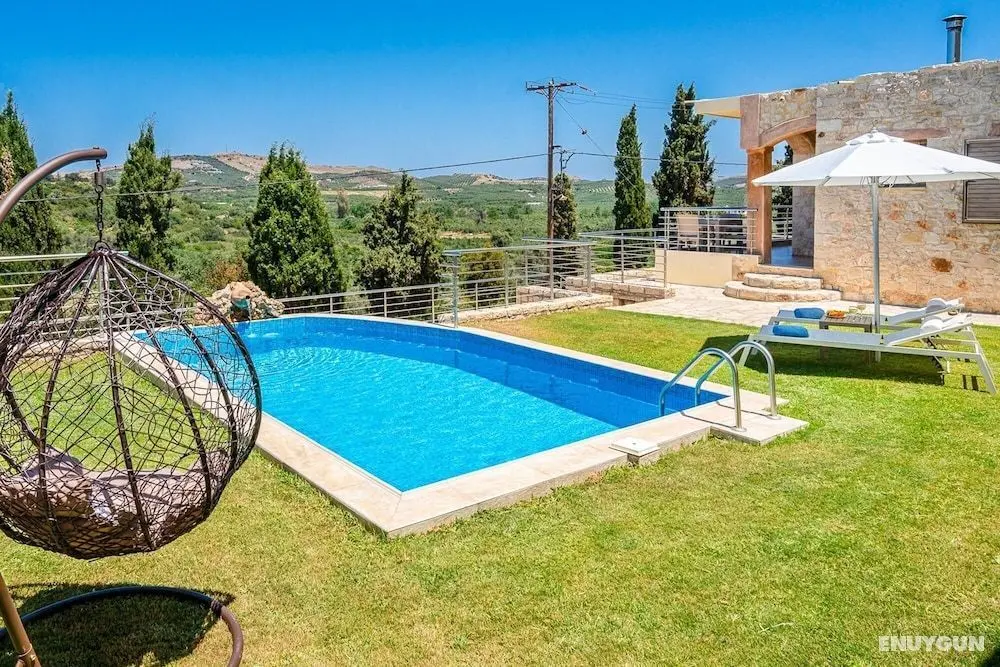 Stefania Villa Ena in Roumeli - Öne Çıkan Resim
