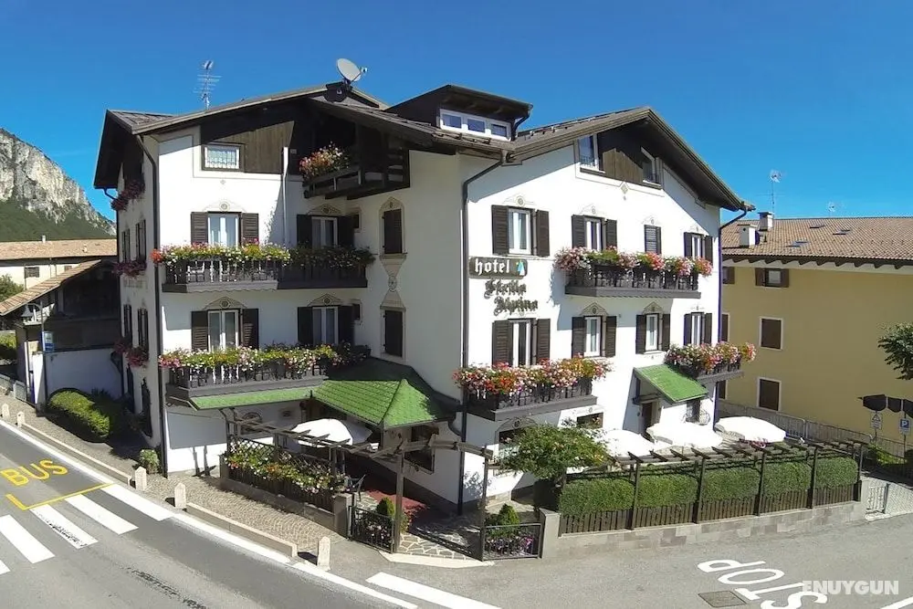 Hotel Stella Alpina - Dış Mekan