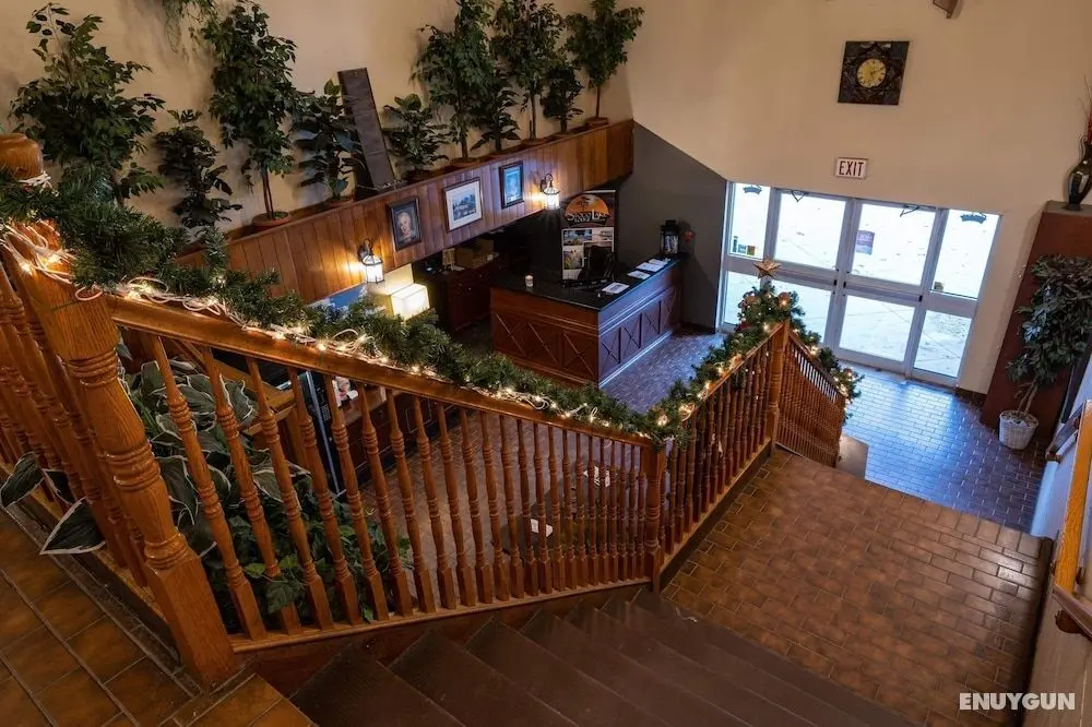 Stoco Lake Lodge - Lobi