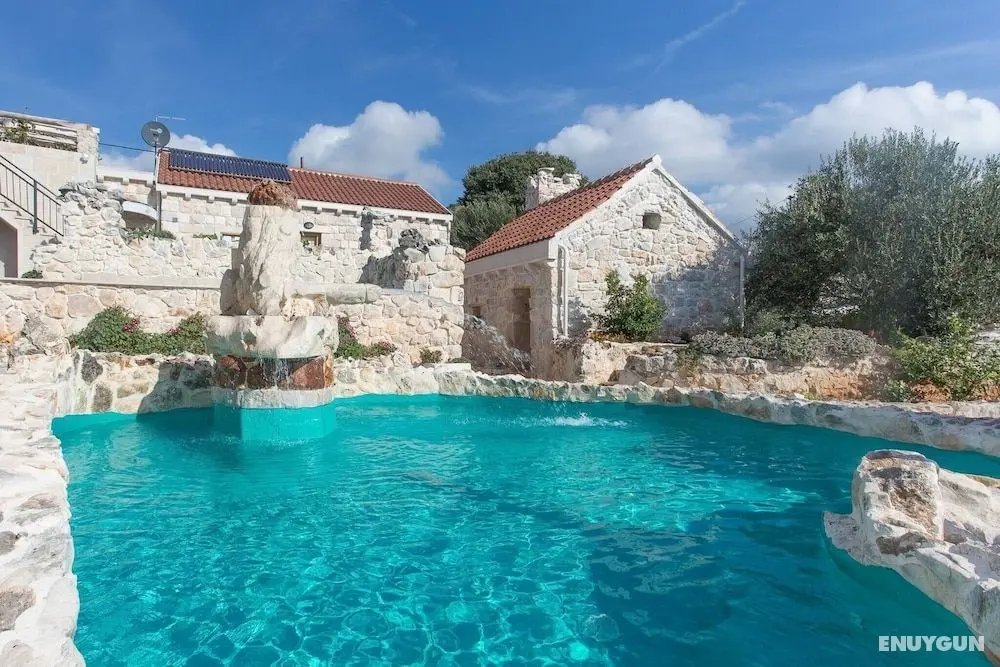 Stonehouse Marina - Estate With A Two Private Pools - Öne Çıkan Resim
