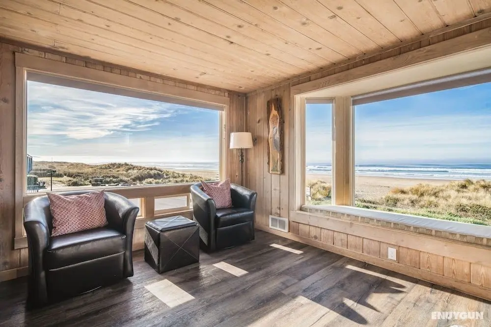 Stone's Throw by Avantstay Gorgeous Oceanfront Home on Manzanita Beach! - Öne Çıkan Resim