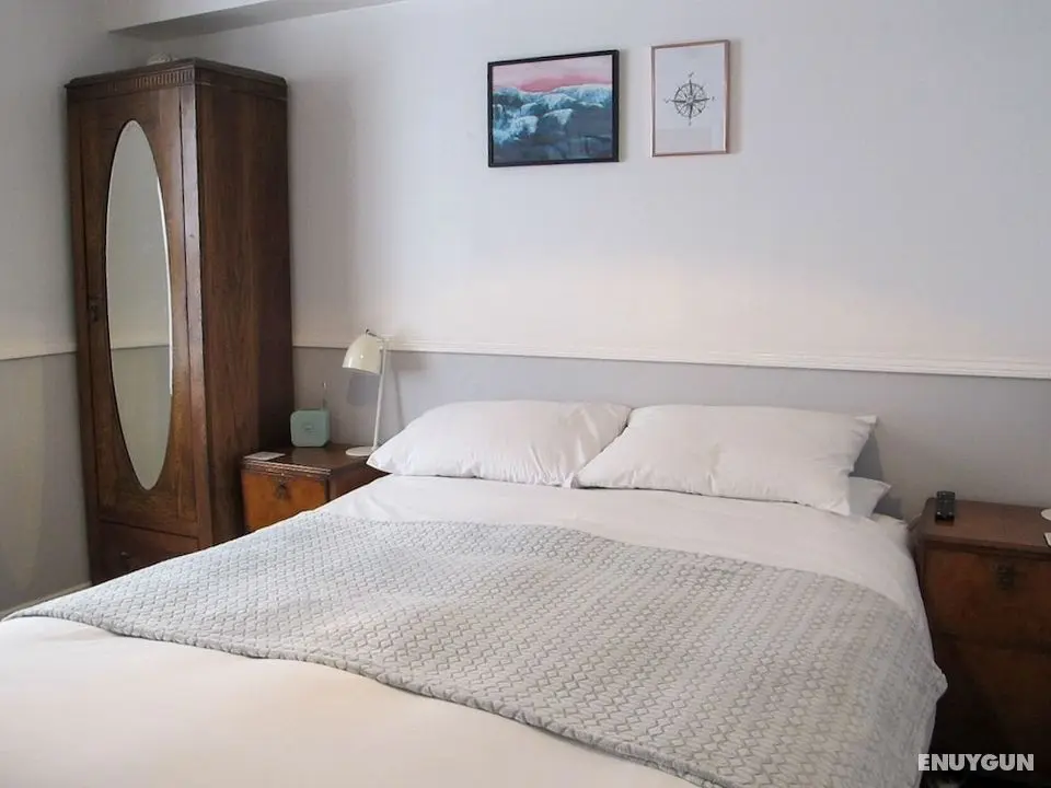 Stone's Throw Guesthouse - Oda
