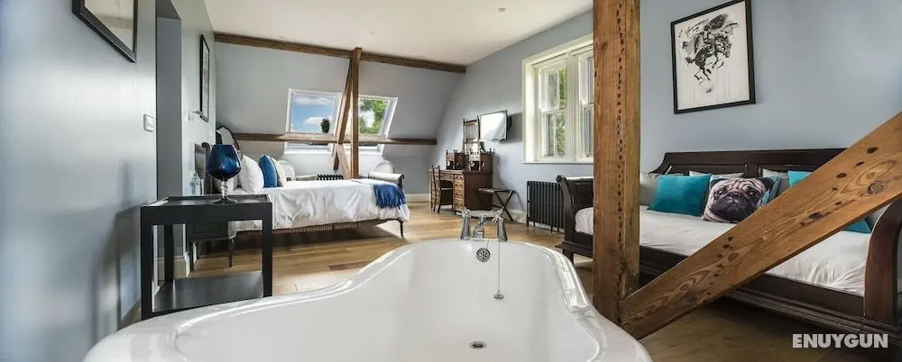Stow House - Öne Çıkan Resim
