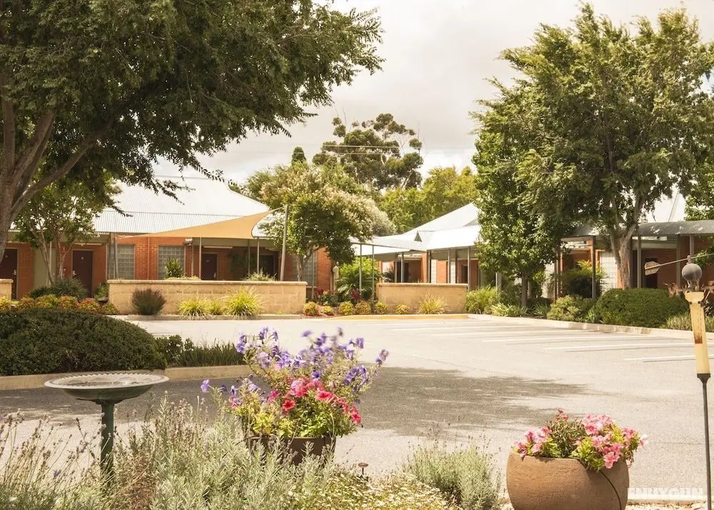 Strath Motel - Dış Mekanlar