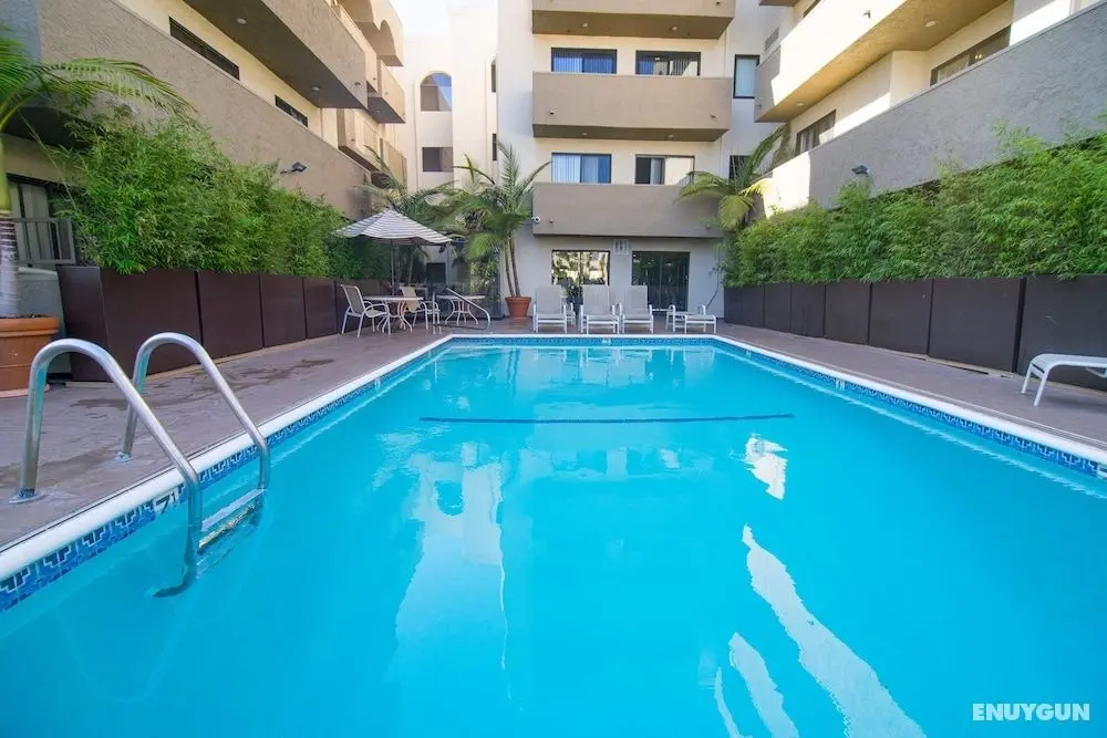 Strathmore Apartments - Öne Çıkan Resim