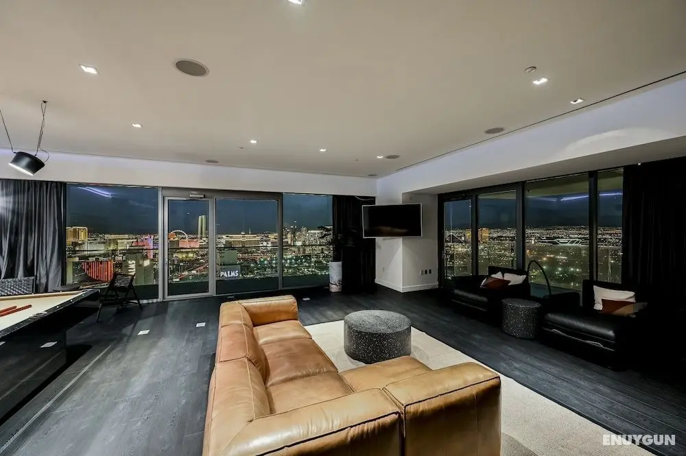 StripViewSuites at Palms Place Penthouses - Öne Çıkan Resim