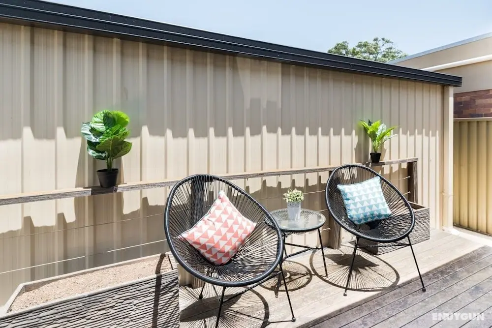 Studio 64 Oyster Bay Modern 3 Bedroom - Oda Düzeni