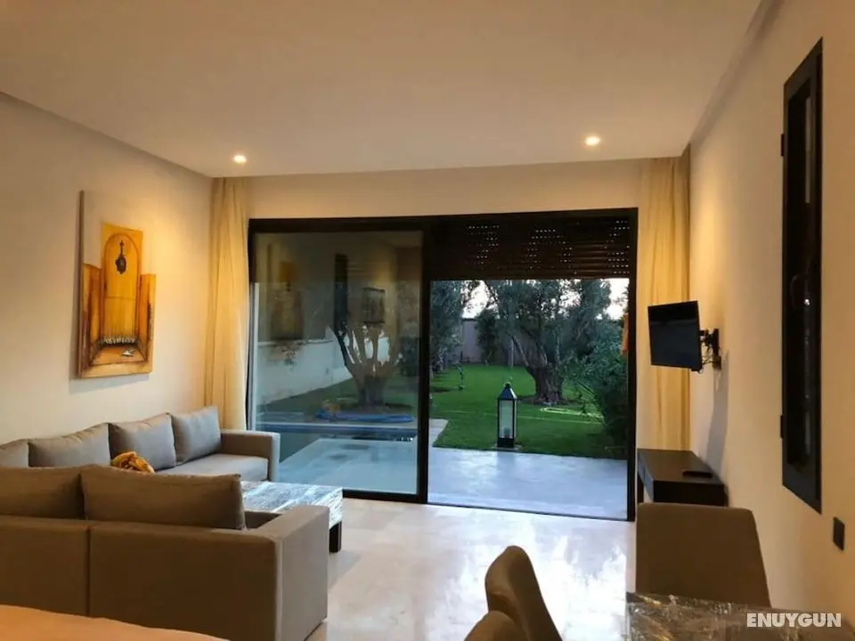 Studio avec Piscine Privée - Öne Çıkan Resim