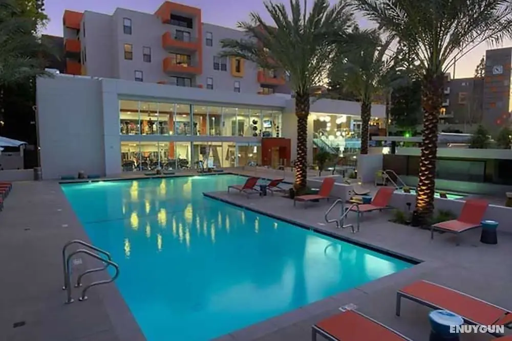 Studio City Universal Apartments - Havuz