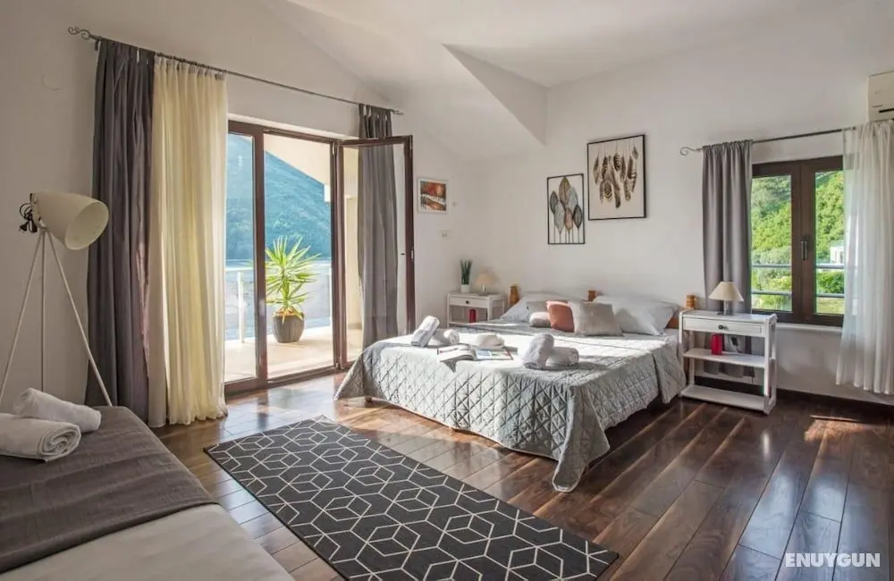 Studio Flat With View Near Beach in Tivat - Öne Çıkan Resim