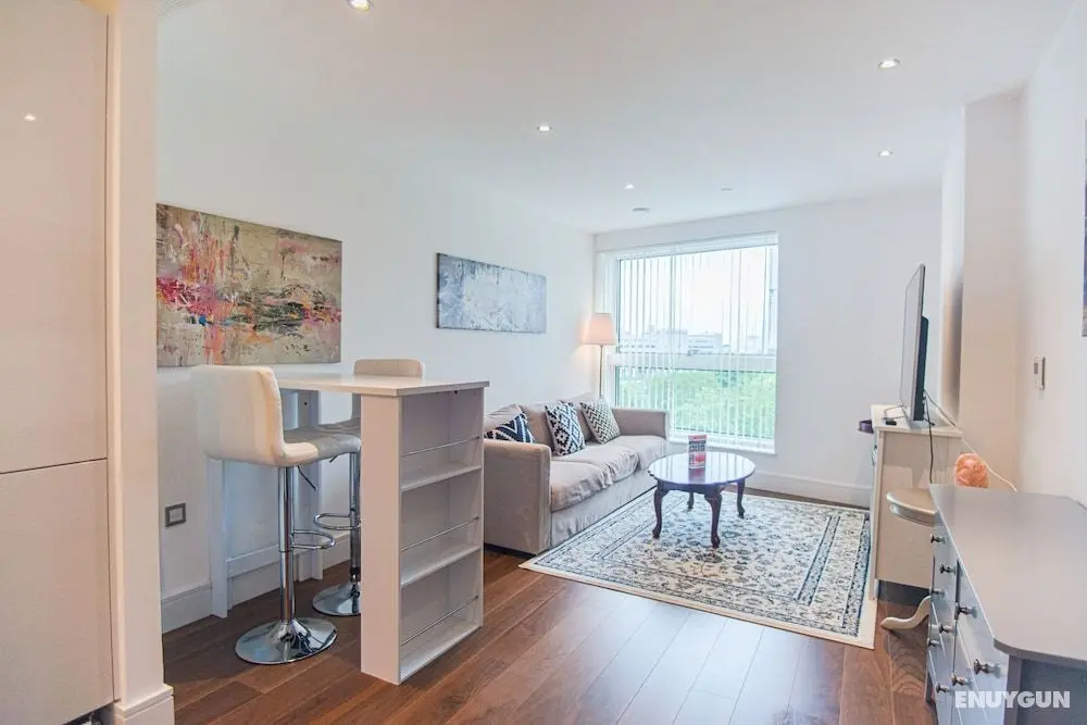 Stunning 1-bed Apartment in Lincoln Plaza - Öne Çıkan Resim