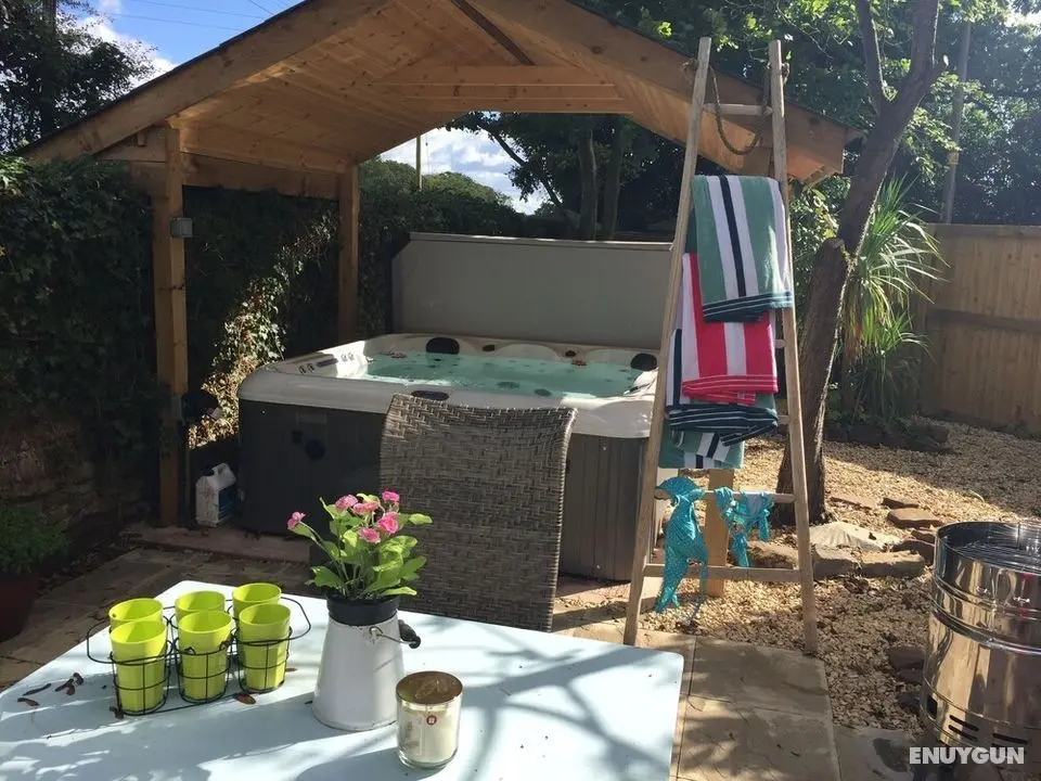 Stunning 1-bed Cottage With Hot Tub in Ross-on-wye - Öne Çıkan Resim