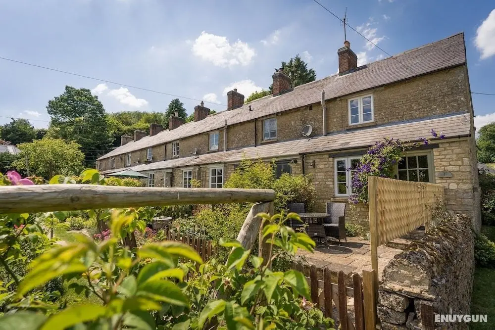 Stunning 2-bed Cottage in Fordwells - Öne Çıkan Resim