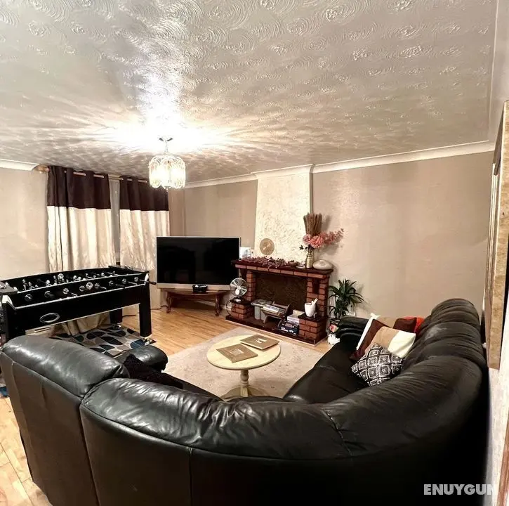 Stunning 3-bed House in Enfield, can Sleep 10 - Öne Çıkan Resim