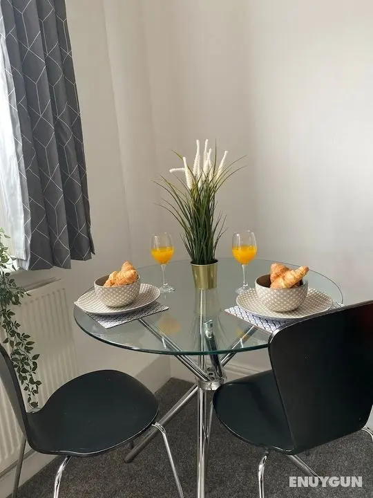 Stunning 4-bed House in Derby - Öne Çıkan Resim