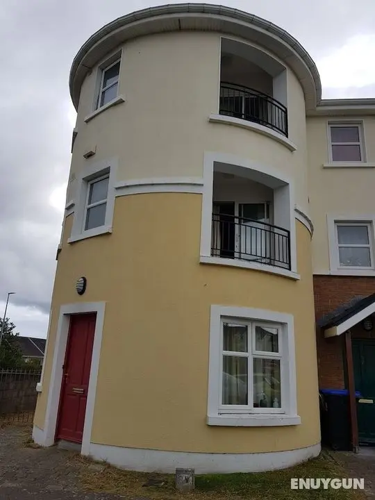 Stunning 6 Bed House With Private Garden in Galway - Öne Çıkan Resim