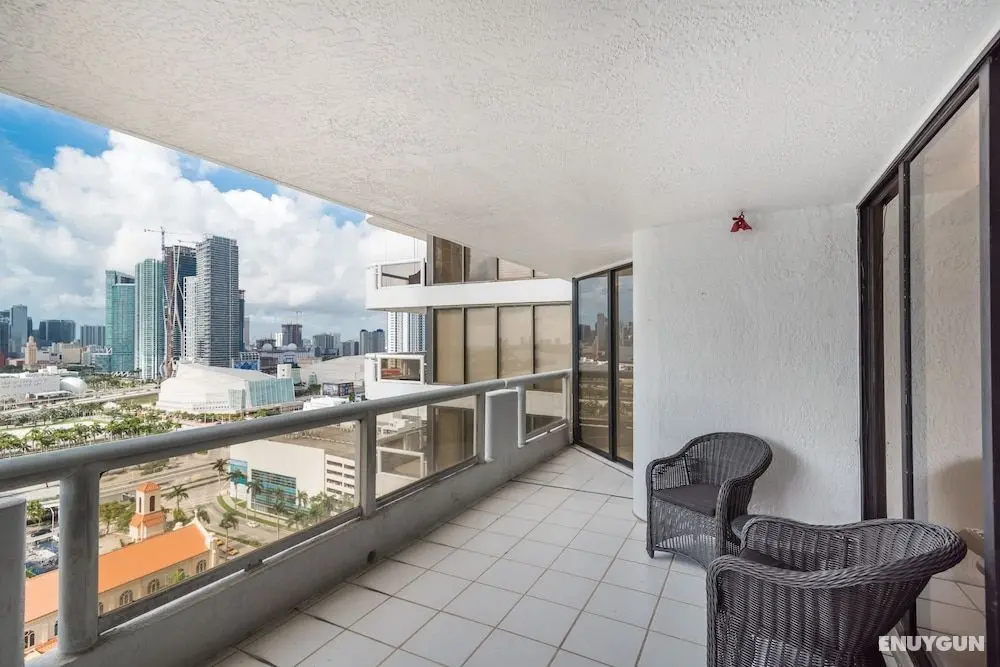 Stunning Balcony Views 3 Bedroom - Oda Düzeni
