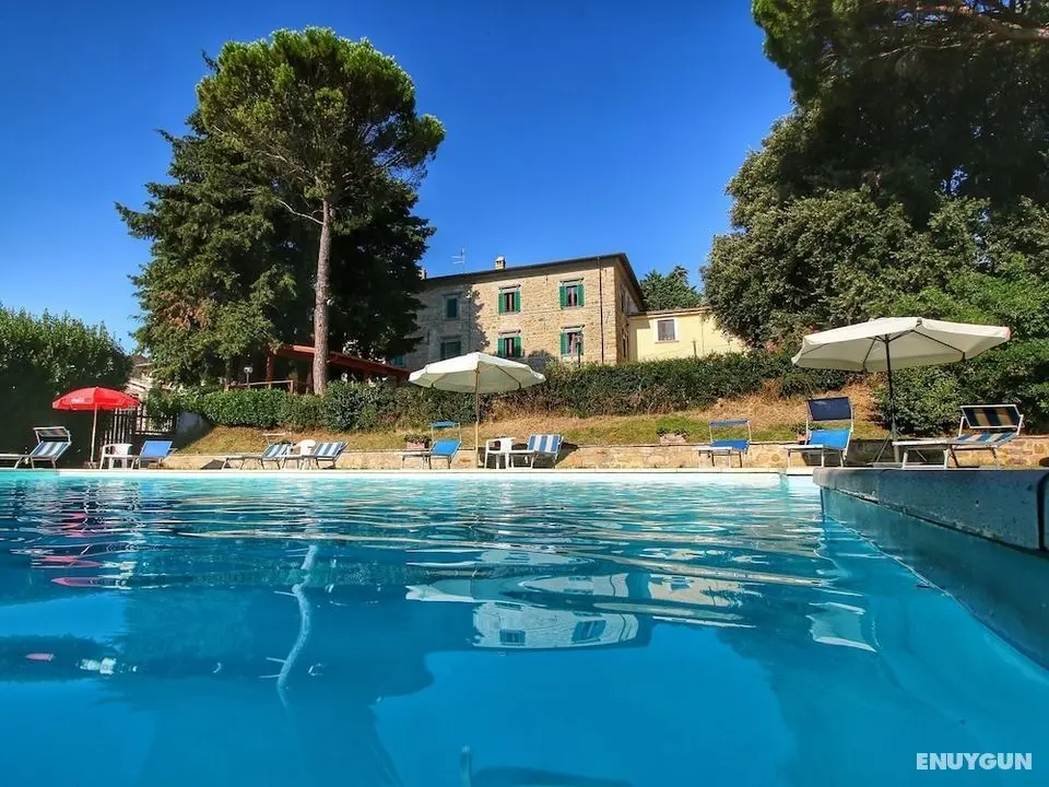 Stunning Farmhouse with Swimming Pool & Hot Tub in Umbria - Öne Çıkan Resim