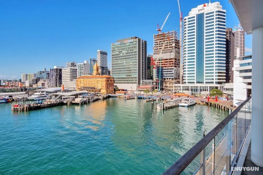 Stunning Harbour & City View Studio - Konum Öne Çıkanlar
