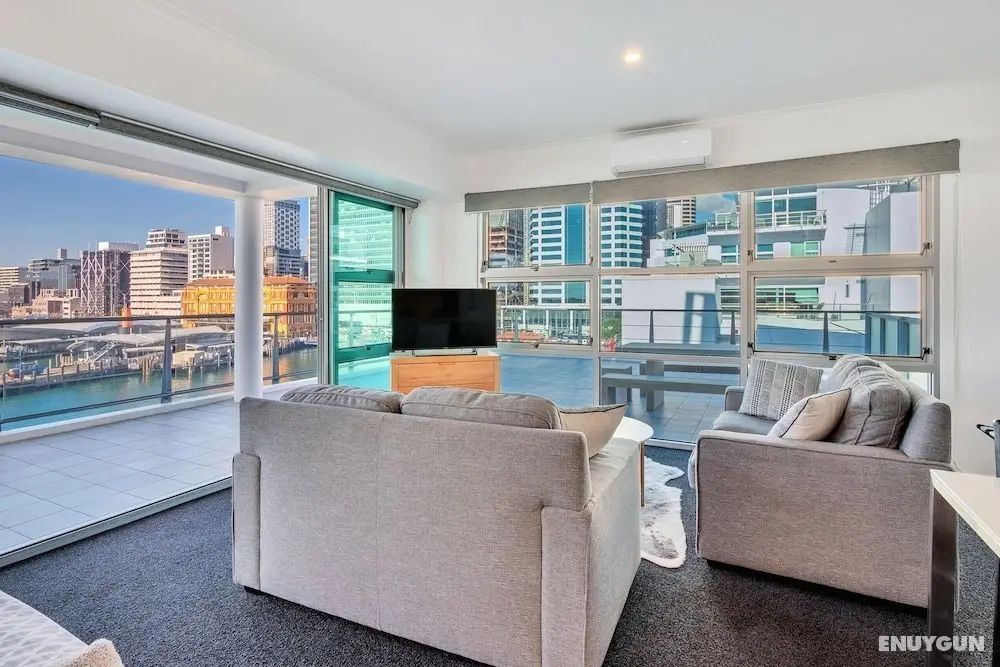 Stunning Harbour & City View Studio - Öne Çıkan Resim