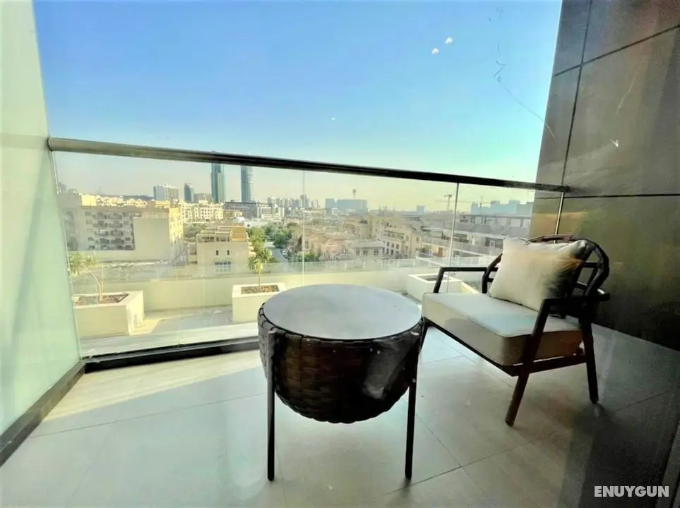 Stunning Park View Studio With Balcony - Öne Çıkan Resim