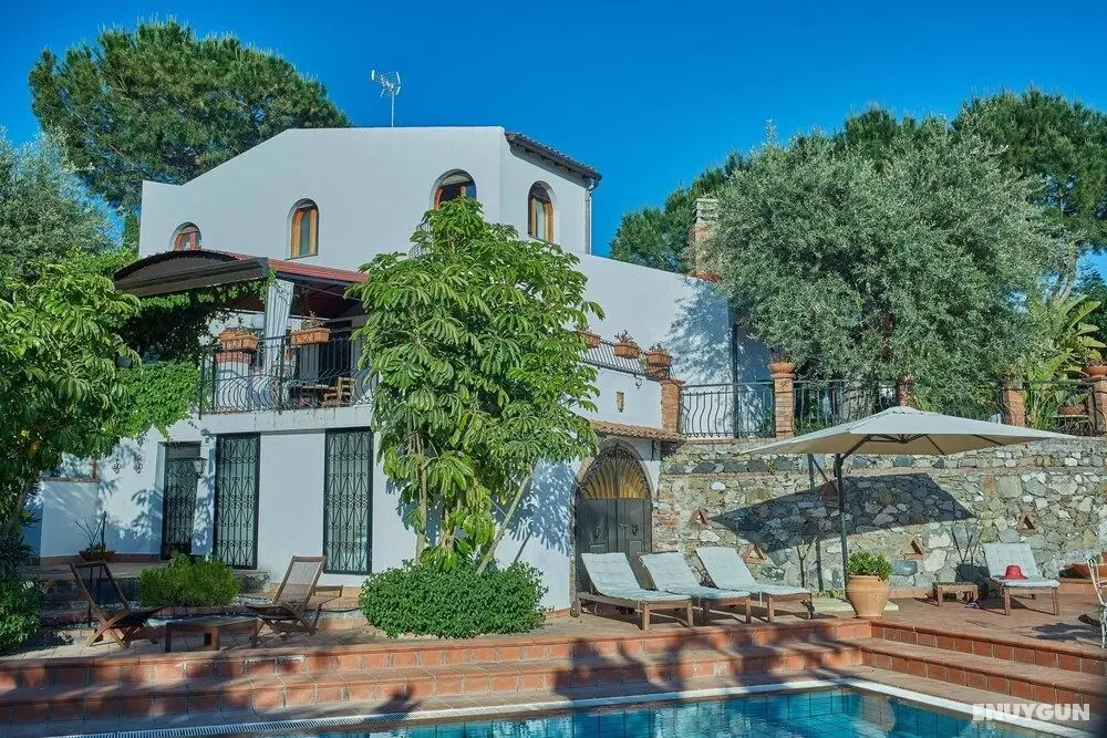 Stunning Villa With Private Pool Chlorine-free and Jacuzzi - Dış Mekan