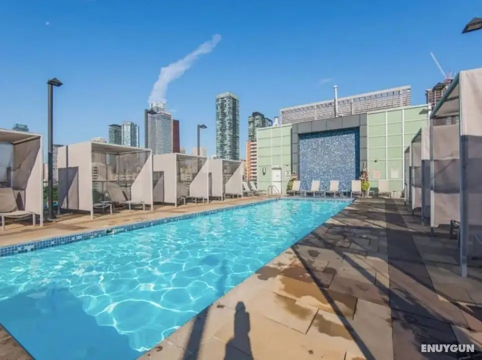 Stunning Suites Luxurious Downtown Condo - Havuz