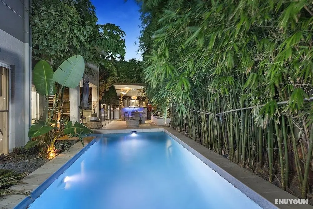Resort Style Home near Airport & CBD - Öne Çıkan Resim