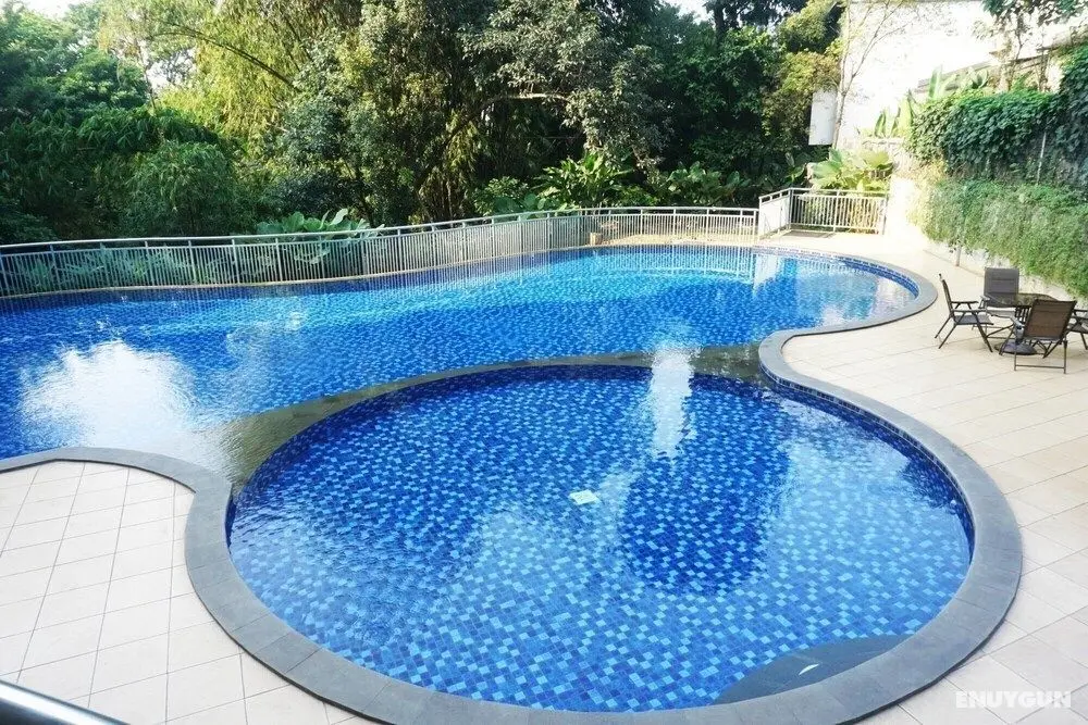 Stylish 1BR near ITB University at Dago Suites Apartment - Havuz