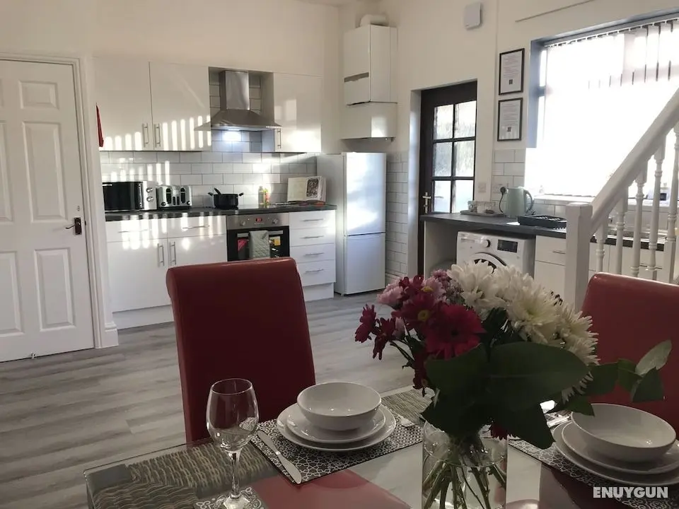 Stylish 3-bed Preston Home for Relaxing Comfy Stay - Öne Çıkan Resim