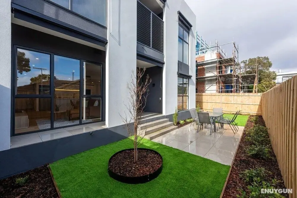 Stylish 3 Bedroom With Free Parking - Dış Mekan