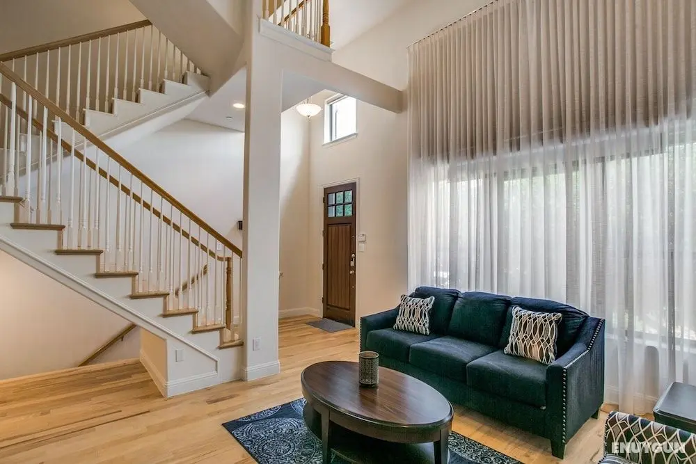 Stylish 3 bedroom Town Home at shops at - Öne Çıkan Resim